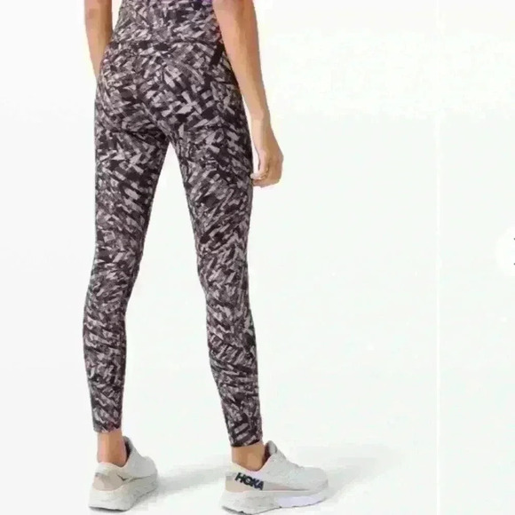 Lululemon Fast and Free Tight II 25" *Non-Reflective Nulux - Picture 5 of 8